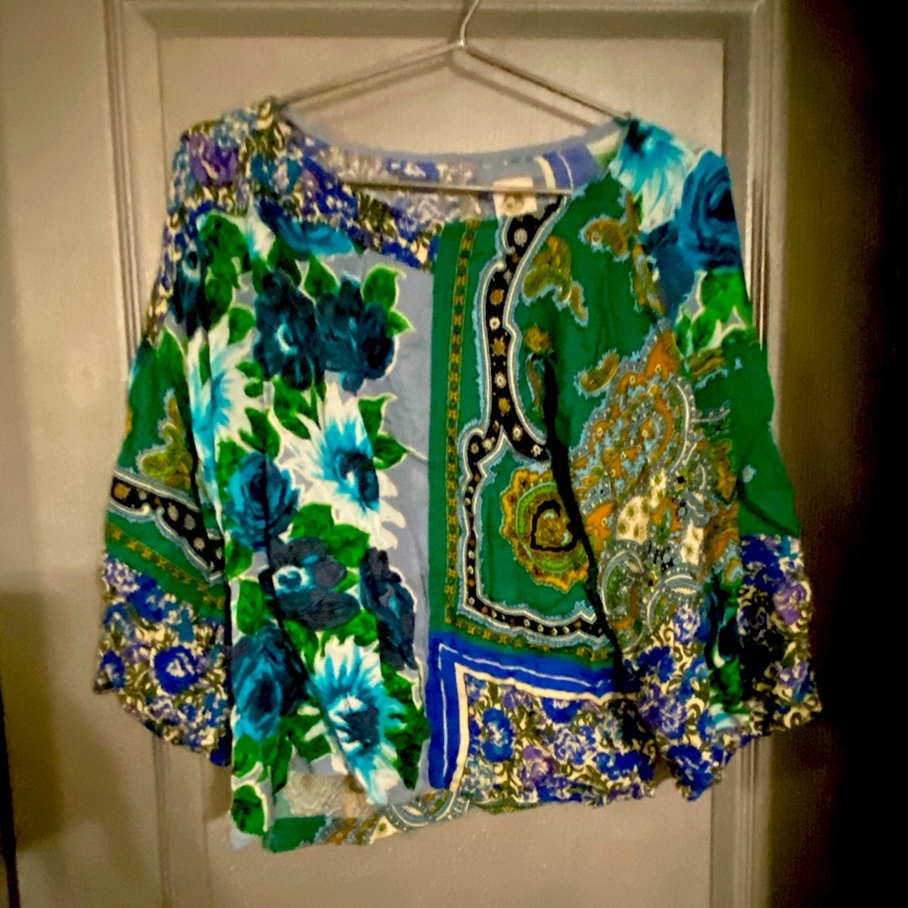 Floral mid arm sleeve top